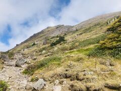 最近高尾山とか奥多摩とか低山ばかり登ってきたからこういう絶景を見ると来てよかったと思う。