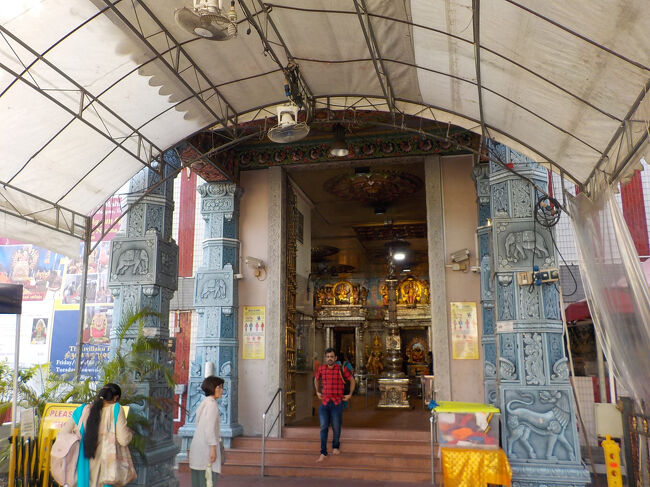 スリヴィーラマカリアマン寺院の中に入れそう、後で来ます。