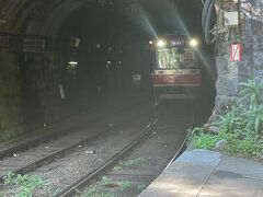 登山電車がやってきました。