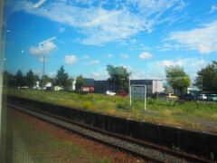 由仁（ゆに）駅9時42分
2人降りて6人もの大量乗車で乗客は１５人に