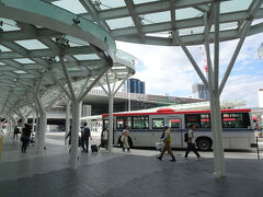 昨年来たときはまだまだ工事中でしたが駅前はだいぶ整理されてきてますね

個人的には以前のほうが良かったかなと