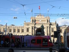 ホテルに靴を置いてから、チューリッヒ市内に行ってみる。