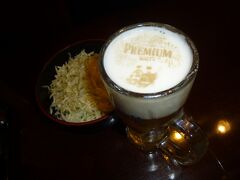 ちゃい九炉

ホテル旅最後の夜。目指した串よしは満席。この辺りは早い時間も呑み倍率がそうだね。てくてく歩いていると「神泡超達人店、じゃんけんに勝てば生ビール半額」の文字
いいね～

コスパよく、賑わう店内のあちこちでじゃけんが繰り広げられ、楽しい夜