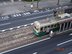 目の前にあるのが「中電前」電停。