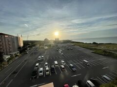 お天気はまずまず
正面ではないですが、海も見えます