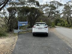 クリフ・ドライブを走り...
LANDSLIDE LOOKOUTへ