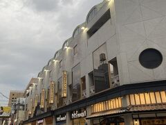 チケットは4500円。
19時から。
前もってインターネットで予約。