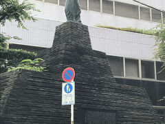 二二六事件慰霊像です。