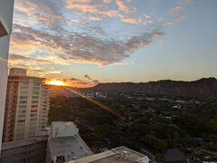 2日目：　ダイヤモンドヘッドに日が昇ります