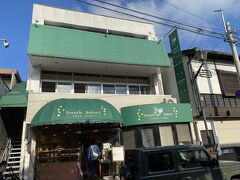 ⑤フランスベーカリー
店内飲食もできるパン屋