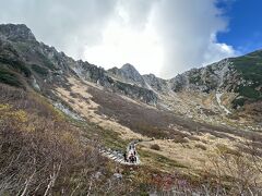 やっとこさ千畳敷。すでに午後3時っす。