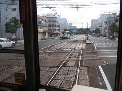 途中、大手町駅にある非常に珍しい
線路直交ダイヤモンドクロス

Googleで調べると、
現存する全国3箇所の一つとのこと。