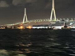 主塔が逆Y字のこの橋は鶴見つばさ橋。
全長も主塔の高さも横浜ベイブリッジを上回っているそうです。意外でした。