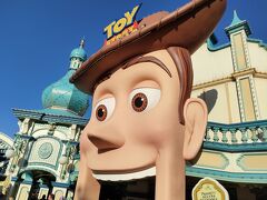 ゆっくり歩きながら移動。バケパのパスでトイ・ストーリーマニアへ。高得点取れました！
