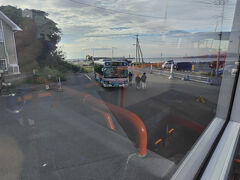 三浦海岸から30分で城ケ島へ到着。
ここで25分の下車休憩があります。
