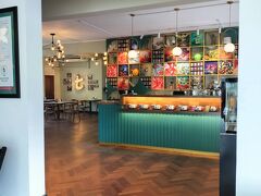 コロンボに来たら絶対に来たいと思っていた「The t-lounge by Dilmah」
ディルマが運営しているカフェです。