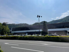 　叔父とは東京駅の「銀の鈴」で待ち合わせたのですが、どこにあるのかわからず、数人の人に道を聞いちゃいました。そして、びっくりしたのは、「そうか！　鐘ではなく鈴なんだ！」ということw
　なぜか頭の中には「銀の鐘」をイメージしていました～。

※大阪梅田駅ビッグマン前の方が判りやすくないですか！！？？w

　東京駅「銀の鈴」で無事叔父と合流、それぞれ駅弁と飲み物を買って(運転があるので今回はコーヒー。お酒はお預けですw)、上越新幹線とき号で上毛高原駅に向かいます。