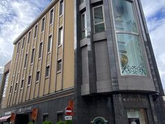 松本2日滞在で最大の目的は乗鞍剣ヶ峰登山でしたが二日目とも天気予報が悪い

最終日鹿児島に戻る前に挑戦することにしました

なので松本2日目は市内観光

まずはレンタカーをお城近くの駐車場にとめて松本市時計博物館へ