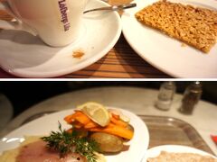 地下街でくっついているオーレンスシティもウロウロ。台所用品売り場でおしゃれな雑誌で紹介されていたカップやスプーンが輪っかで繋がっている赤いメジャーを購入。カワイイ♪

夜ごはんどうする…？を相談するために、カフェテリアへ行って一休み。当時は調べる手段が紙の本だけだったので、パラパラめくっていると、ここの上階にレストランもあるということなので、ちょっと時間的には早いけど、そこに行ってみることに。
レストランというよりは下の階と同様のカフェテリアかな。外にはテラス席もあって、夏は気持ちよさそう。
トラウト(鱒)のマリネがあったので、それにしてみました。125SKなので、晩ごはんとしてはそんなもんかな。あ～、魚おいし～♪
友人Mはミートボールをチョイス。どちらもクネッケが付いてます。

地下のスーパーにも寄って、ホテルへ。7時過ぎには戻って来ました。