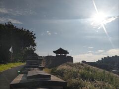 城壁沿いに上がってきました。
全て歩くと5～6キロになるらしい