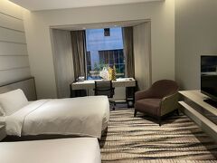 空港からサクッとタクシーでCarlton Hotel へ
昔からなぜかCityhallが好きなので、今回もCityhall周辺のホテルに宿泊します