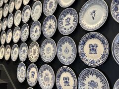 きたのは　Faiencerie de Gien

ここのお皿を買いに来ました。前回のベルギー　ブリュッセルの街歩きの時に
偶然見つけたお店で　フランスに行ったら　また一枚買おうと　決めていました。
