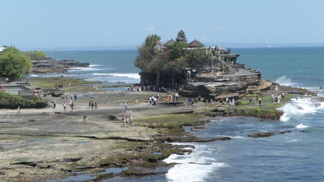 ちょっとモンサンミシェルっぽい感じもする寺院です。<br />島と繋がっている部分は満潮時には海面下になるようです。