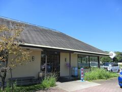 2024-09-13【膳　荒尾店】

「膳　荒尾店」へやってきました。
大牟田市との市境（福岡県との県境でもある）近くの岩本橋のすぐそばにあるステーキやハンバーグのお店です。
ここは人気店で、11時45分頃到着にもかかわらず、駐車場はほぼ満車。