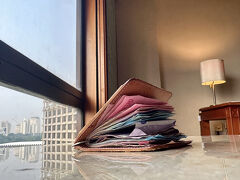 【インドネシア・ルピア（RP）】

何ちゅうぶ厚さやぁぁ....私の財布...