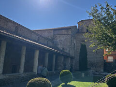 聖ソフィア大聖堂。こちらも美しいビザンチン様式の教会。
内部に立派なフレスコ画があります。