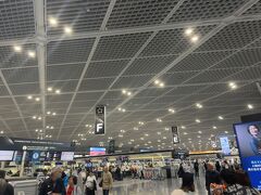 　成田空港第1ターミナル、成田空港を利用する機会がほとんどないので新鮮です。(笑)というか迷子になりそう。