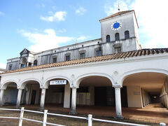 宿泊するホテルの最寄り駅、近鉄鵜方駅。

「志摩スペイン村」が近いので、スペイン風の外観。開業当時はここが最寄り駅だったのでしょうか。立派な駅です。