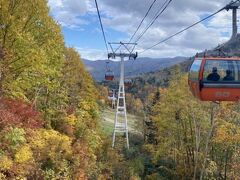 ホテルの方に、札幌国際スキー場のゴンドラから見る紅葉がとても綺麗だと聞いたので、帰りに立ち寄ることにしました。