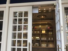 こちらで少し休みましょ
改装前は無かったですよね！
「Singapore coffee」
