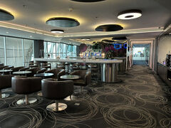 いつも混んでいるTGラウンジではなく、この時間すいているBRラウンジへ直行しシャワーを拝借。