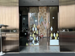 その後、Wに移動しました。香港にはWが合います。蘭桂坊の方が場所的には合ってると思うんですけどねぇ。オースティンなんて何もないので、結構不便ですし