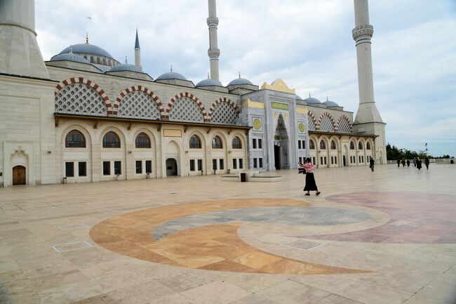 イスタンブール : トルコ ZIPANG-5 TOKIO 2020古今折衷「輝ける古の栄光は無限の未来図を