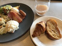朝食はビュッフェ
フレンチトーストがおいしい！