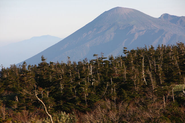 正に”片富士”と左奥「早池峰山」を望む^^^