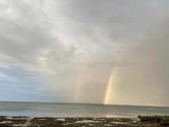 ●2024/10/10(木)

朝、宮里海岸へ出ると大きなダブルレインボーが掛かっていました
実際にはもっと鮮やかな虹だったんだけど写真だと色が出ていない…
イマイチだな…(*'ω'*)