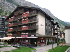 宿泊先の Bellevue Residence
中華レストラン、China Garden の入っている建物です。