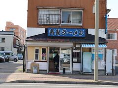 青島食堂東堀店でラーメンを食べる
