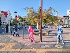 16：08、伊賀鉄道の上野市駅に到着しました。
そこかしこに忍者がいます。