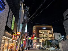 居酒屋を出てからカラオケに向かう！