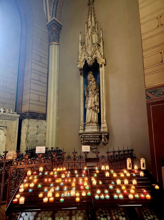 【慰めの聖母像】だそうです。