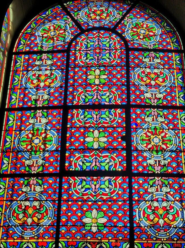 家が近所で一緒に買い物&amp;遊びに行く機会が多い《いつもの友人》がステンドグラスを作っている（私的評価は、かなりの腕前）ので自然と興味を持つようになりました。完成品は3104neeneのInstagramで紹介しています。