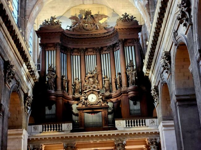 パイプが約7300本もある世界最大級のパイプオルガンだそうです。