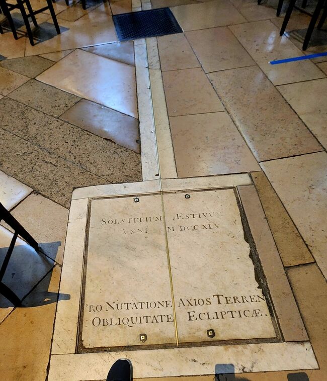 【ダ・ヴィンチコード】で《シラス》が床を破壊したと思われる場所だそうです。