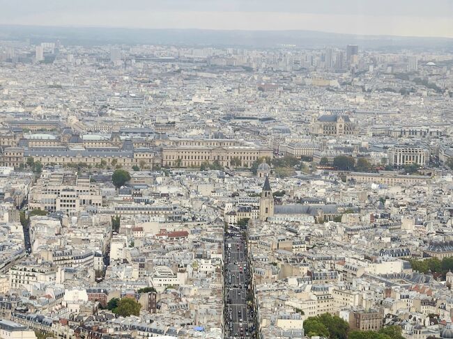 『ルーヴル美術館』『サン・トゥスタッシュ教会』『サン・ジェルマン・デ・プレ教会』辺りをズームしてパチリ！