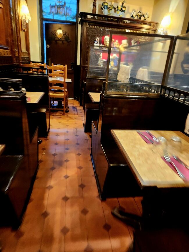 『クレープリー・ジョスラン』は4度目の訪問です。有名店なので混雑する前に来ました。